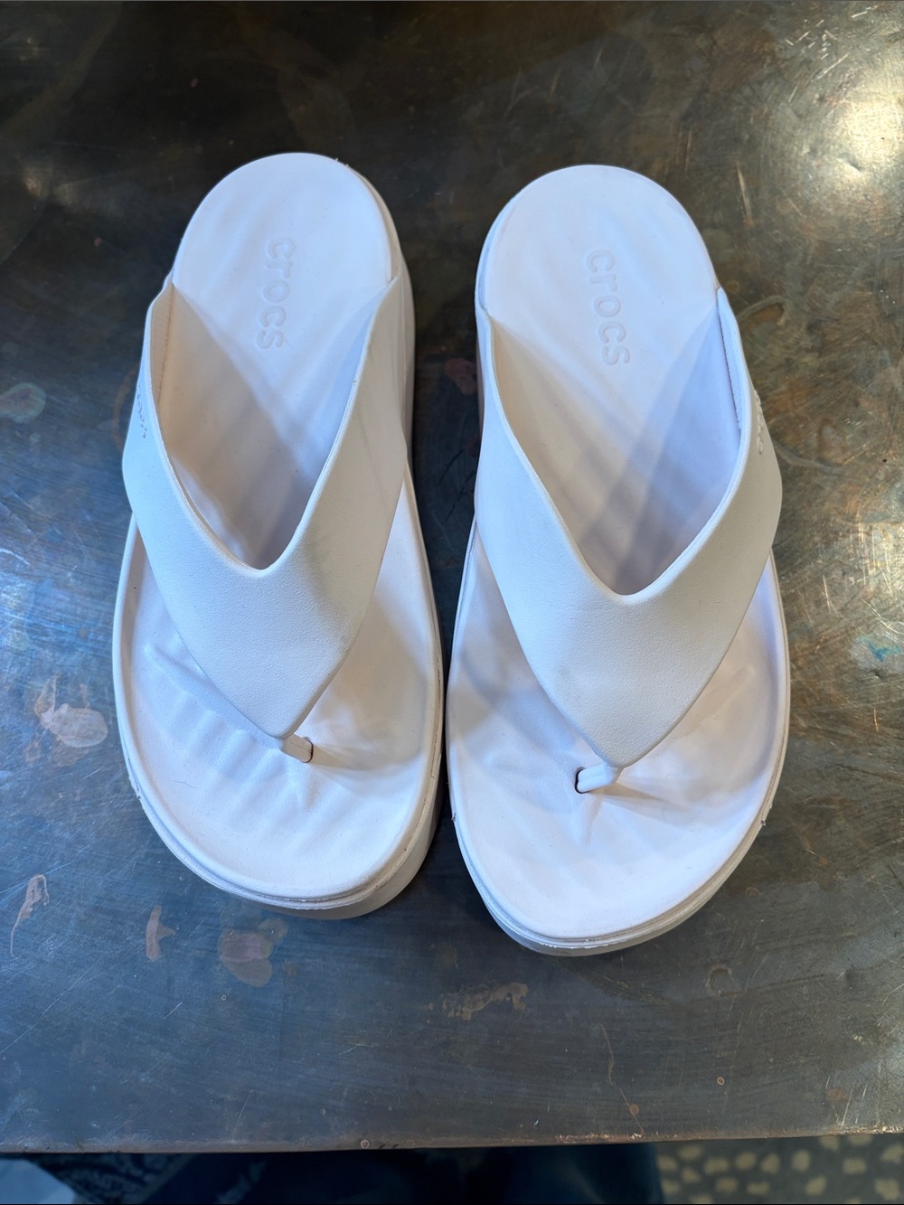 CROCS Women's Pale Pink Platform Thong Sandals 7